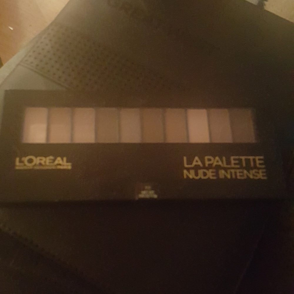 Loreal La Palette Nude INTENSE eyeshadows